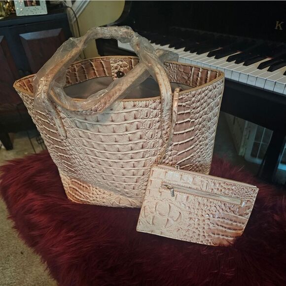 KHAKI & CREAM CROC TOTE - Picture 1 of 8